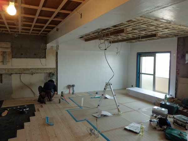 なかなかやるな わんぱく応援マット 名東区の公団マンションリフォーム現場より 名古屋で注文住宅 古民家再生リフォームを手掛ける工務店 松美建設のブログ